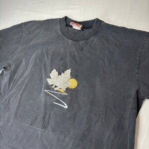 Vintage Canadiana T-Shirt Mens L Black Embroider Maple Leaf Canada Single Stitch